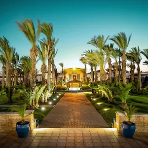 4* Semesteranläggning (resort) Robinson